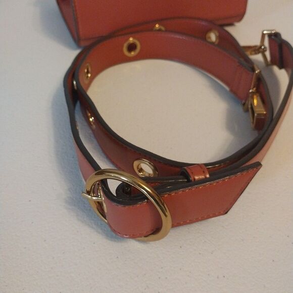 Charles & Keith Circular Buckle Crossbody Purse Bag Mauve Push Lock Closure - Picture 12 of 15